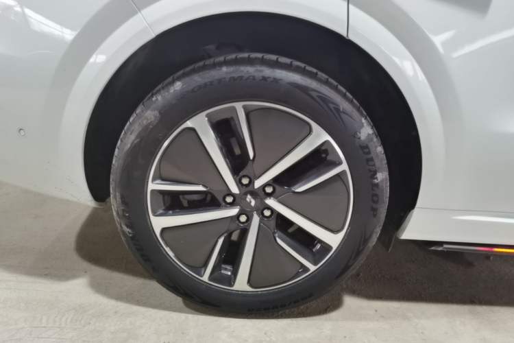 Used Li Auto L6 2024 Pro Model Right Rear Wheel Hub