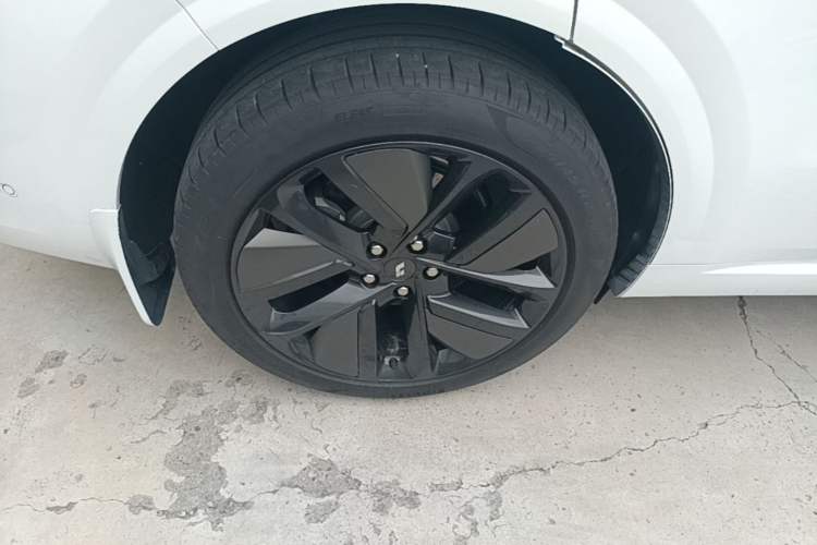 Used Li Auto L6 2024 Pro Model Right Rear Wheel Hub