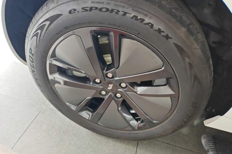 Used Li Auto L6 2024 Pro Model Right Rear Wheel Hub