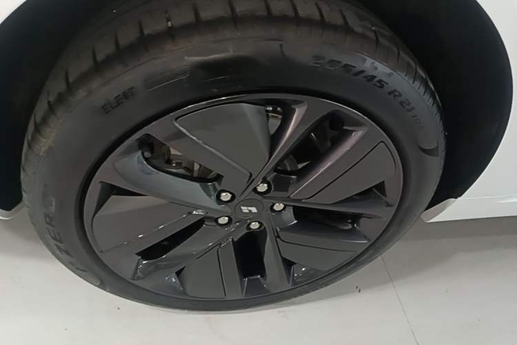 Used Li Auto L6 2024 Pro Model Right Rear Wheel Hub