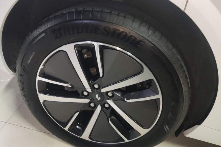 Used Li Auto L6 2024 Pro Model Right Rear Wheel Hub