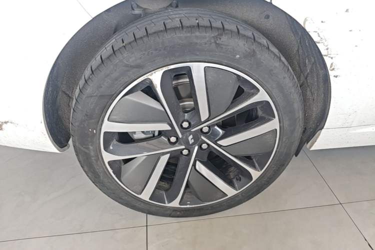 Used Li Auto L6 2024 Pro Model Right Rear Wheel Hub