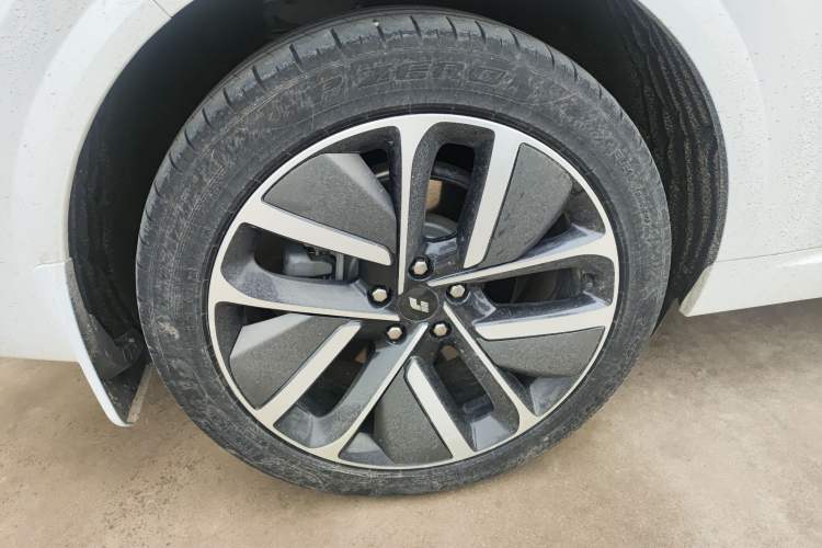Used Li Auto L6 2024 Pro Model Right Rear Wheel Hub