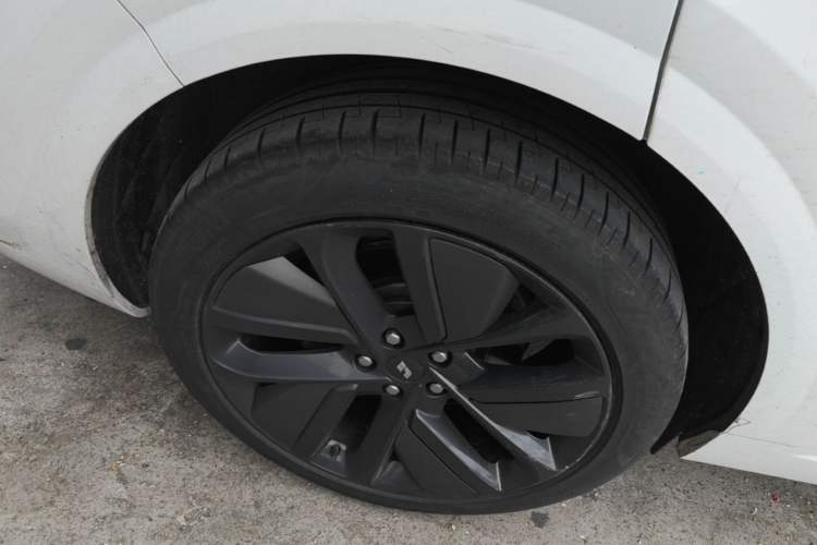 Used Li Auto L6 2024 Pro Model Right Rear Wheel Hub