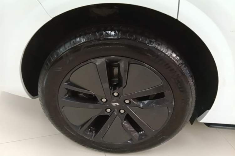 Used Li Auto L6 2024 Pro Model Right Rear Wheel Hub