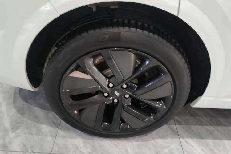 Used Li Auto L6 2024 Max Right Rear Wheel Hub
