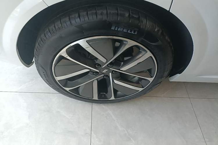 Used Li Auto L6 2024 Pro Model Right Rear Wheel Hub