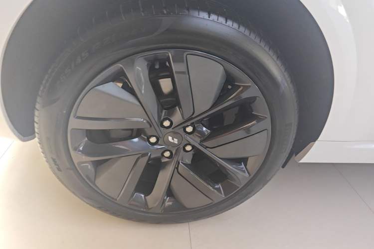 Used Li Auto L6 2024 Pro Model Right Rear Wheel Hub