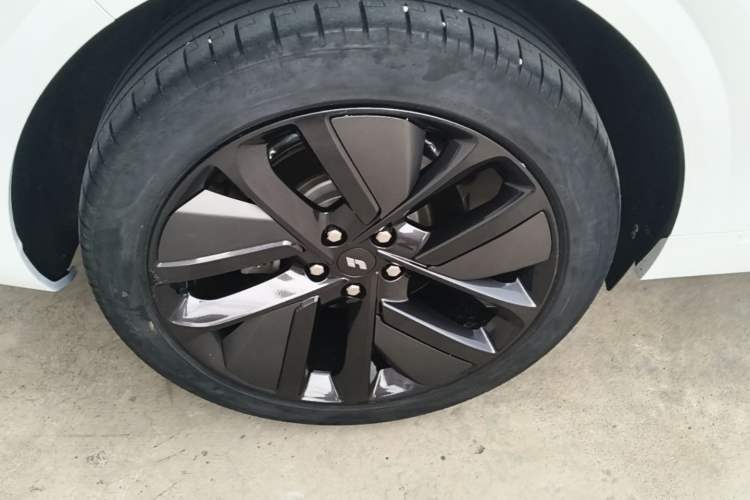 Used Li Auto L6 2024 Pro Model Right Rear Wheel Hub