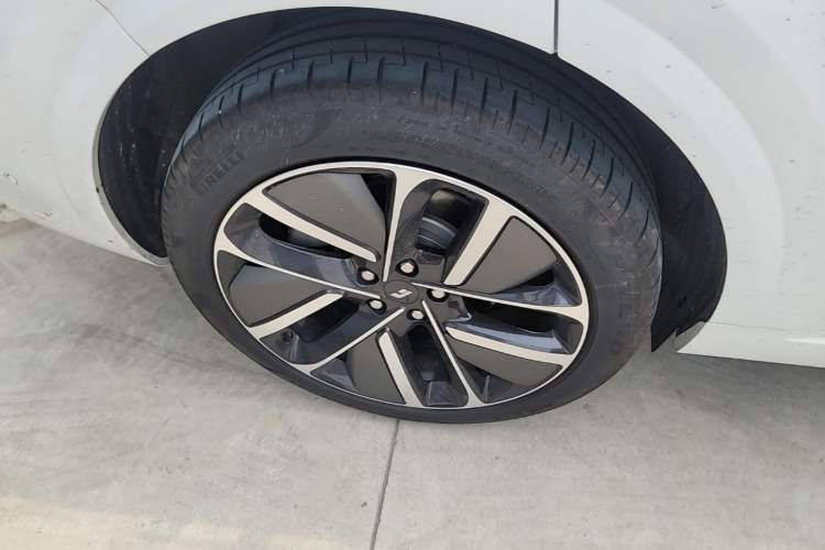 Used Li Auto L6 2024 Max Right Rear Wheel Hub
