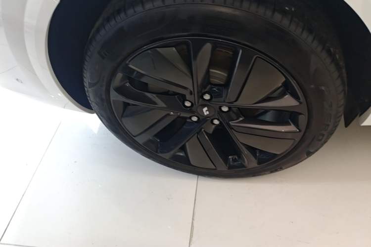 Used Li Auto L6 2024 Pro Model Right Rear Wheel Hub