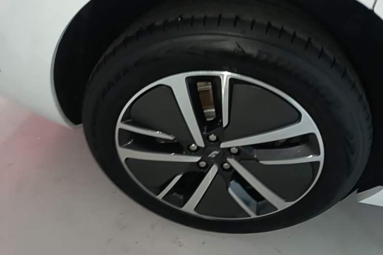 Used Li Auto L6 2024 Max Right Rear Wheel Hub