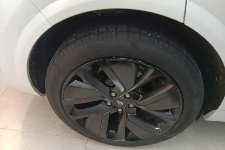Used Li Auto L6 2024 Max Right Rear Wheel Hub