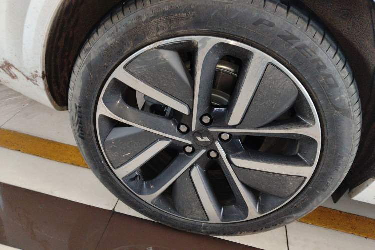 Used Li Auto L6 2024 Pro Model Right Rear Wheel Hub