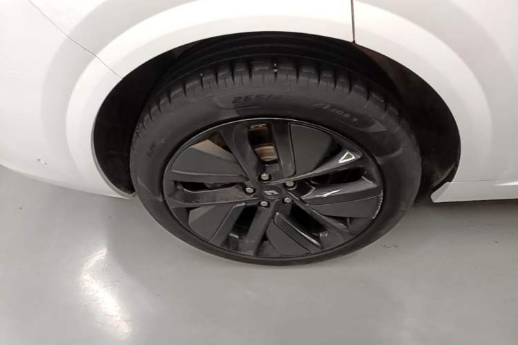 Used Li Auto L6 2024 Pro Model Right Rear Wheel Hub