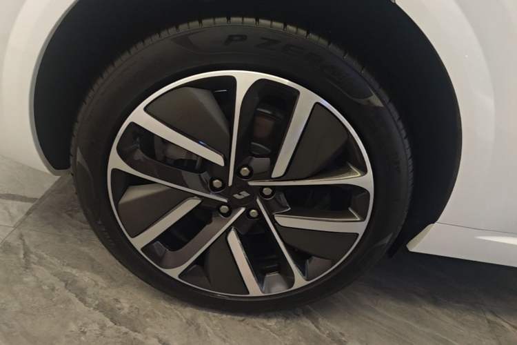 Used Li Auto L6 2024 Max Right Rear Wheel Hub