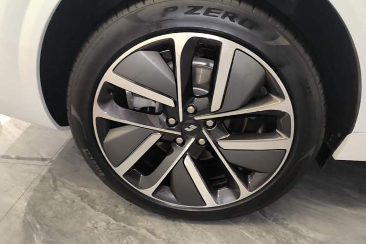 Used Li Auto L6 2024 Max Right Rear Wheel Hub