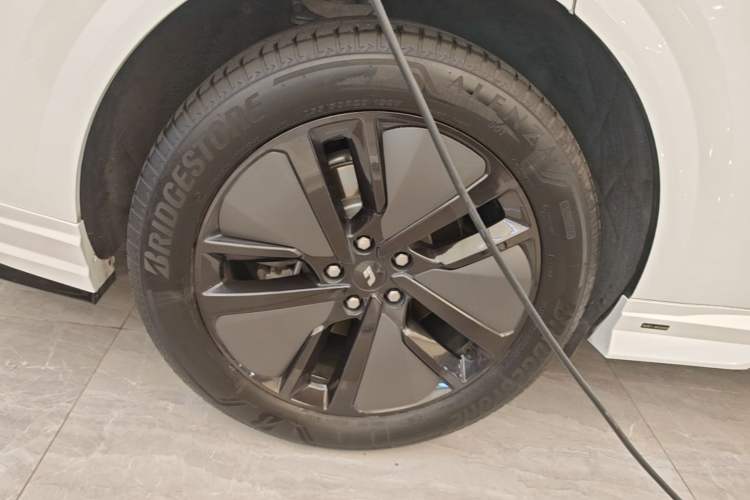 Used Li Auto L6 2024 Pro Model Right Rear Wheel Hub