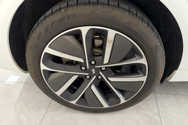 Used Li Auto L6 2024 Max Right Rear Wheel Hub