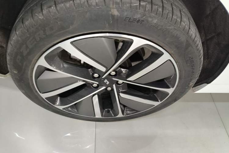 Used Li Auto L6 2024 Pro Model Right Rear Wheel Hub