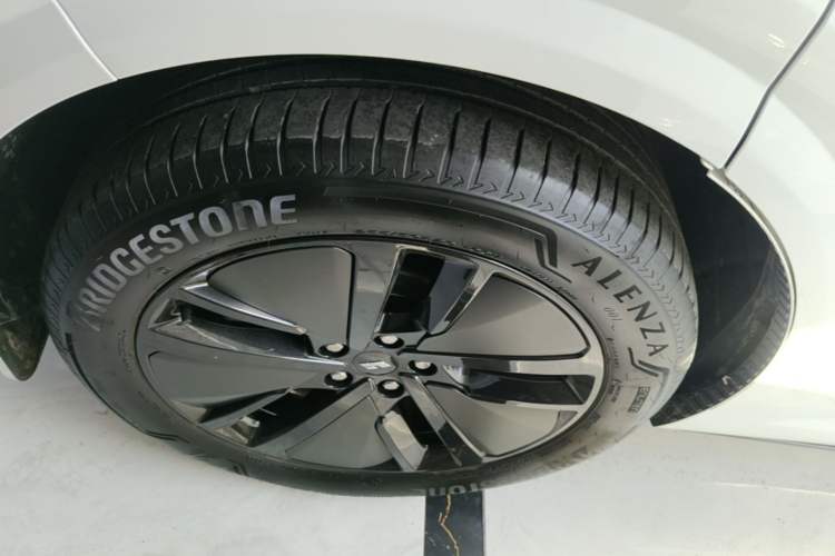 Used Li Auto L6 2024 Pro Model Right Rear Wheel Hub