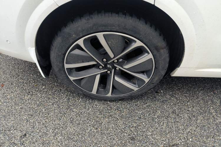 Used Li Auto L6 2024 Pro Model Right Rear Wheel Hub