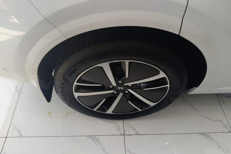 Used Li Auto L6 2024 Pro Model Right Rear Wheel Hub