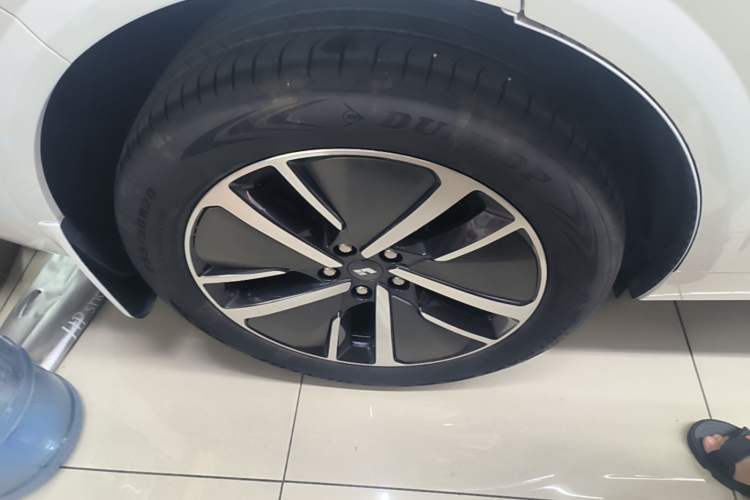 Used Li Auto L6 2024 Pro Model Right Rear Wheel Hub