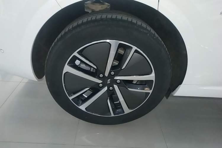 Used Li Auto L6 2024 Pro Model Right Rear Wheel Hub