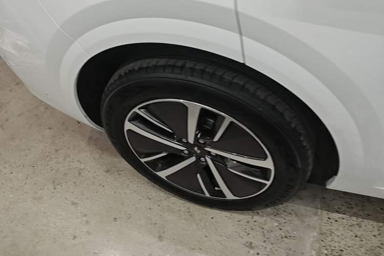 Used Li Auto L6 2024 Pro Model Right Rear Wheel Hub