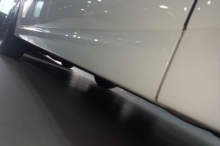 Used Li Auto L6 2024 Pro Model Right Side Sill