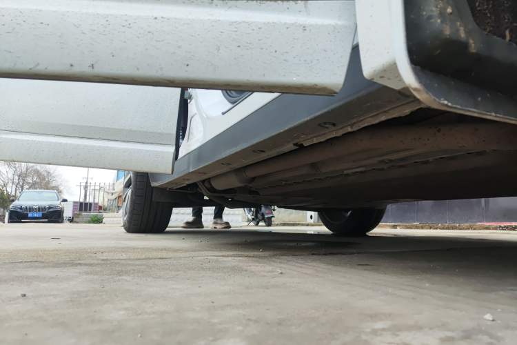Used Li Auto L6 2024 Pro Model Right Side Sill
