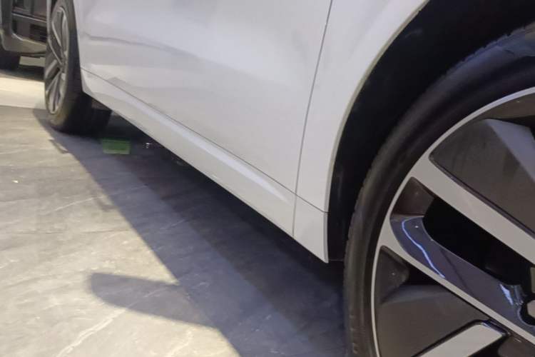 Used Li Auto L6 2024 Pro Model Right Side Sill
