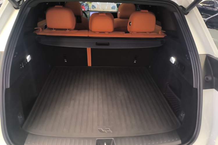 Used Li Auto L6 2024 Pro Model Trunk