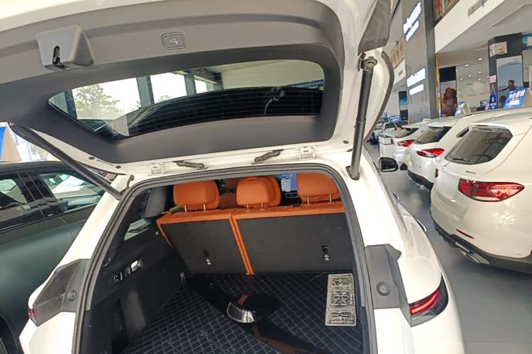 Used Li Auto L6 2024 Pro Model Trunk