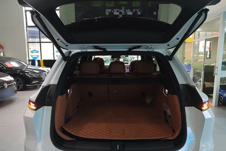 Used Li Auto L6 2024 Pro Model Trunk