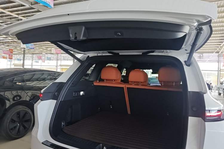 Used Li Auto L6 2024 Pro Model Trunk