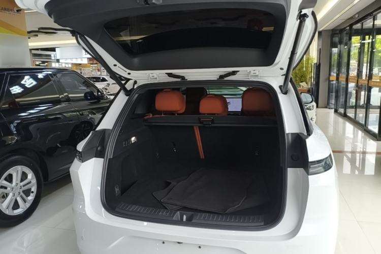 Used Li Auto L6 2024 Pro Model Trunk