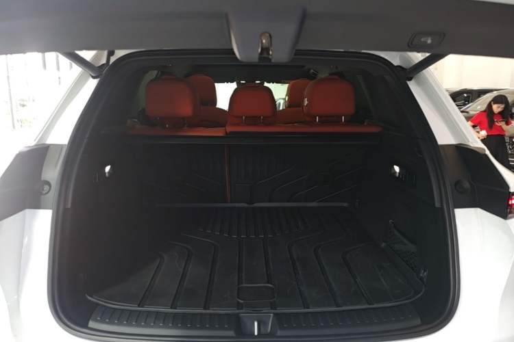 Used Li Auto L6 2024 Pro Model Trunk