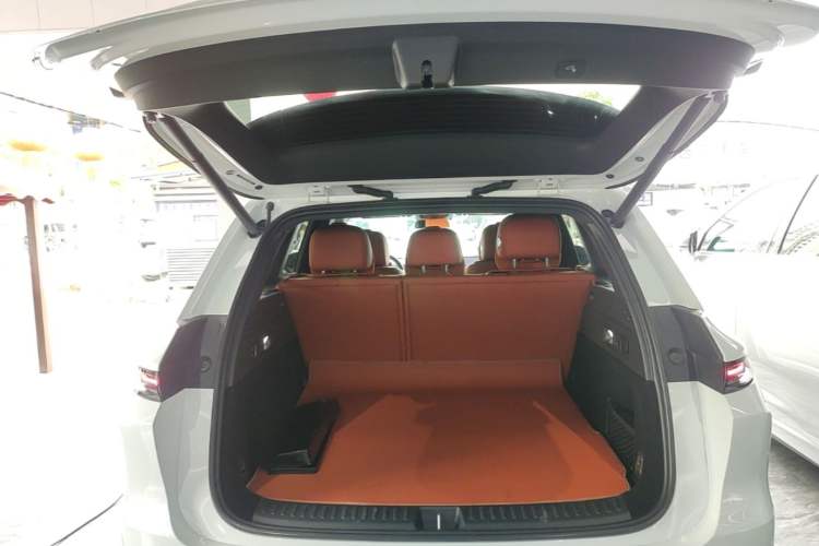 Used Li Auto L6 2024 Pro Model Trunk