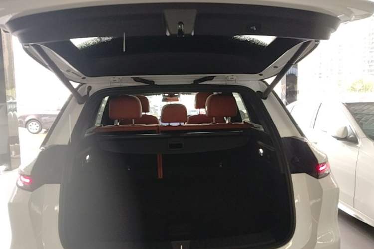 Used Li Auto L6 2024 Pro Model Trunk