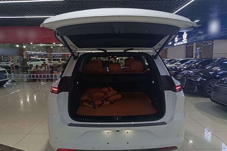 Used Li Auto L6 2024 Pro Model Trunk