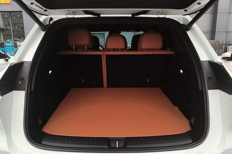 Used Li Auto L6 2024 Pro Model Trunk
