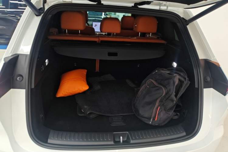 Used Li Auto L6 2024 Pro Model Trunk
