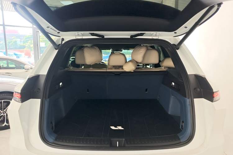 Used Li Auto L6 2024 Max Trunk