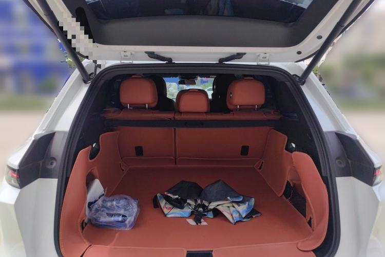 Used Li Auto L6 2024 Pro Model Trunk
