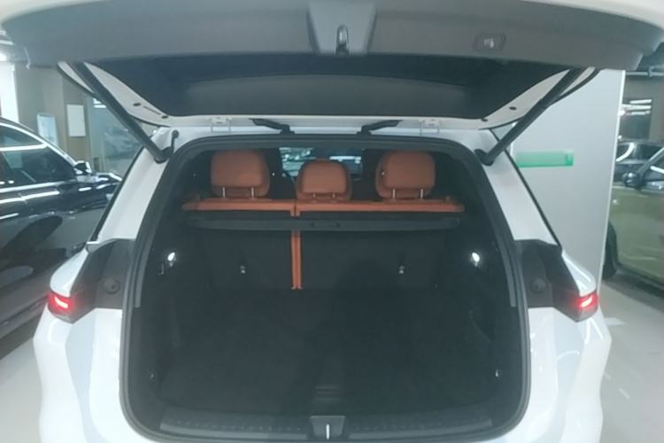 Used Li Auto L6 2024 Pro Model Trunk
