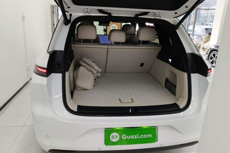 Used Li Auto L6 2024 Pro Model Trunk