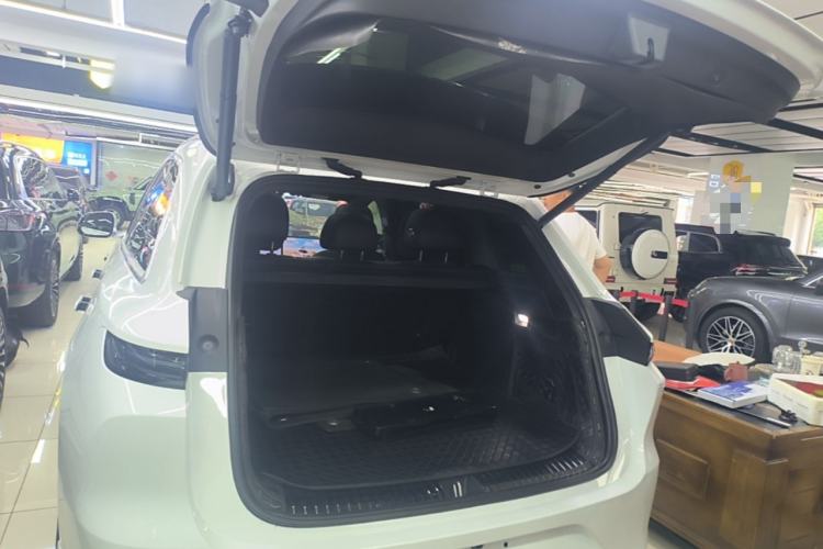 Used Li Auto L6 2024 Pro Model Trunk