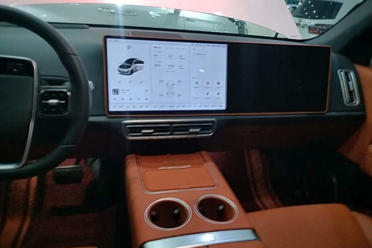 Used Li Auto L6 2025 Pro Smart Refresh Edition Audio And AC Panel
